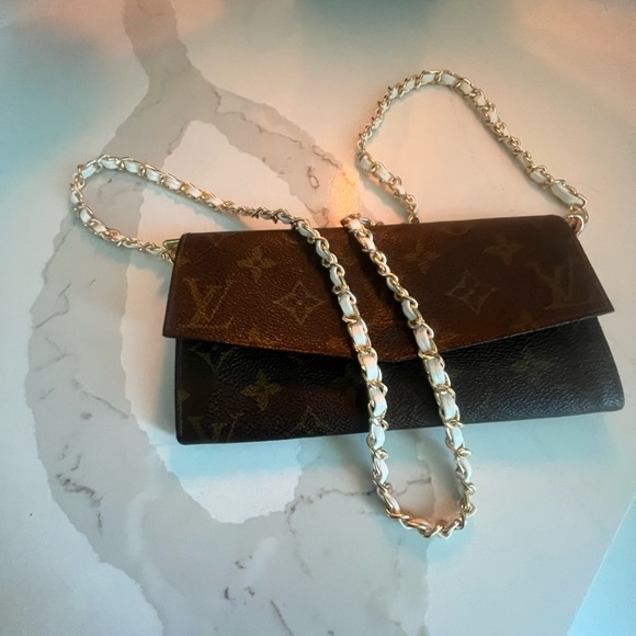 Vintage Louis Vuitton Brown and Gold Monogram Wallet  ♦️♦️♦️FINAL MARKDOWN♦️♦️♦️ - Picture 1 of 9